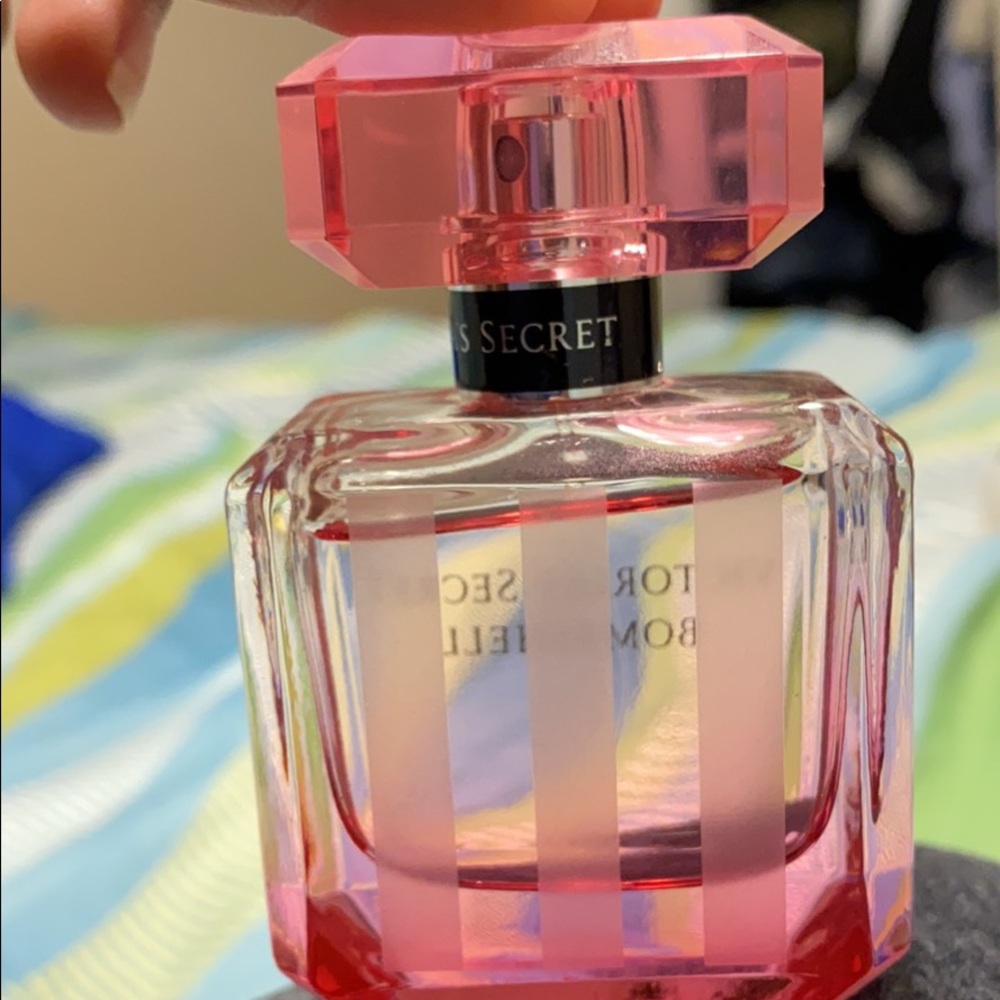 Mini bombshell - Picture 3 of 3